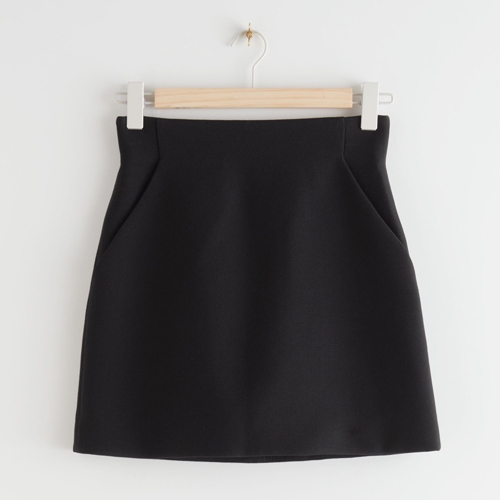 Brand new mini skirt!🖤